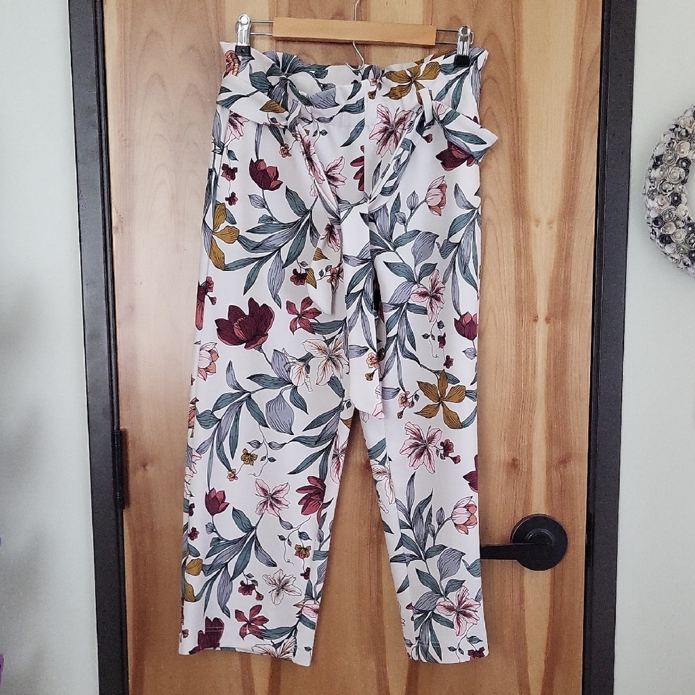 One 5 One Women's Capri Pants
